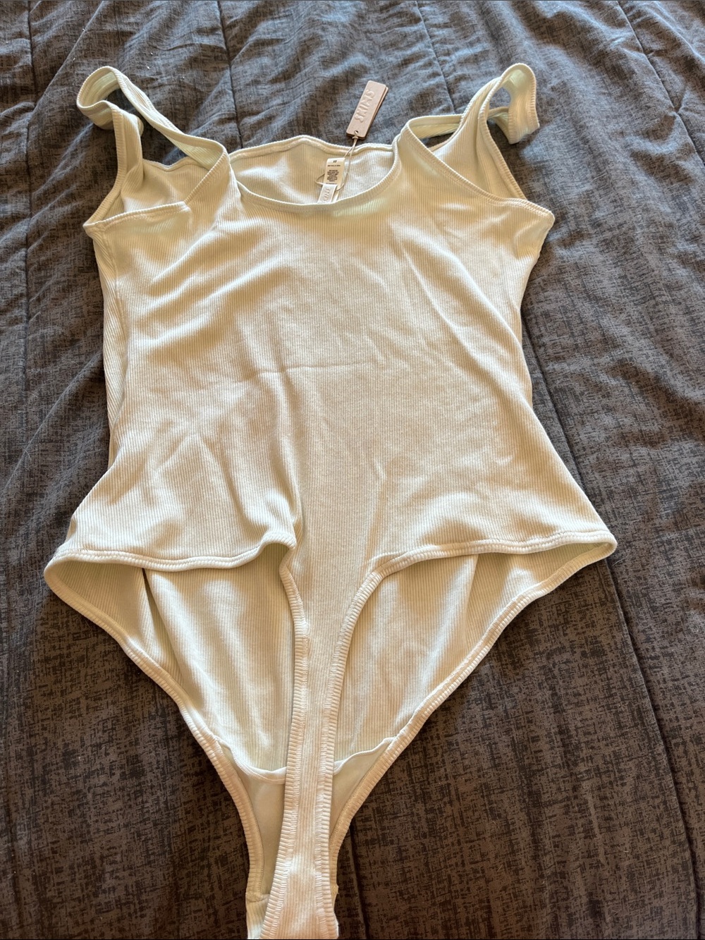 SKIMS Cream Ribbed Scoop Neck Bodysuit NWT - Picture 4 of 6